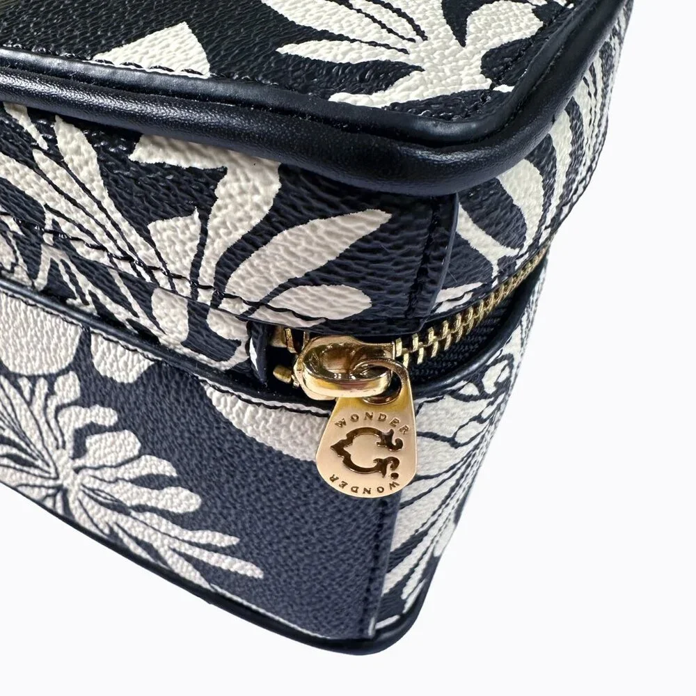 Travel Jewelry Makeup Organizer Case BxW Floral Abstract Contrast Resort Durable